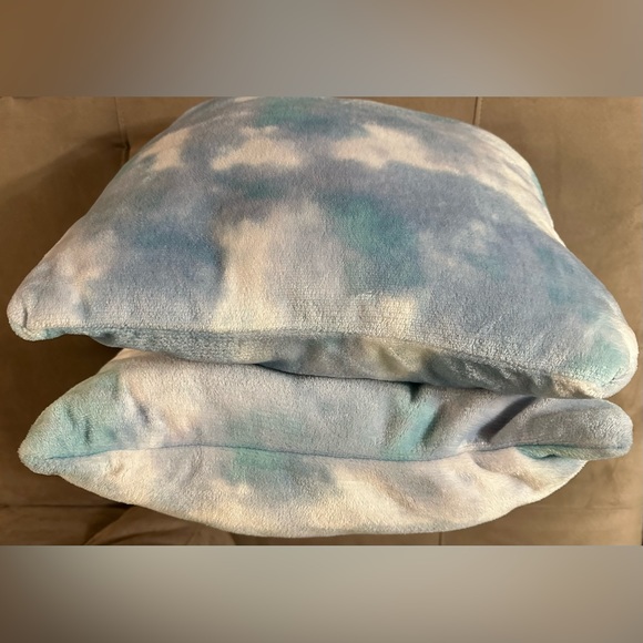 The Big One Printed Plush 2-pack Accent Throw Pillow Set Blue Marble Tie Dye 16” - Picture 6 of 15